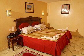 New Farah Hotel
