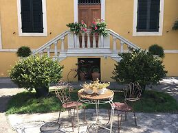 Lucca in Villa San Donato