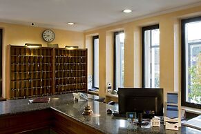American Hotel