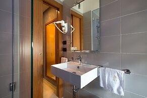 American Hotel