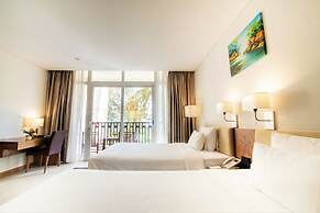 Sandy Beach Non Nuoc Resort