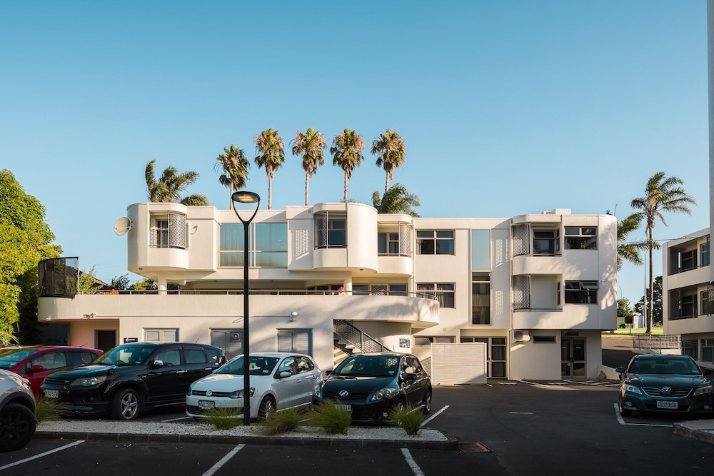 Carnmore Hotel Takapuna