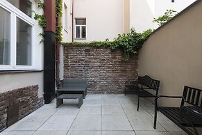 Numa Prague Root