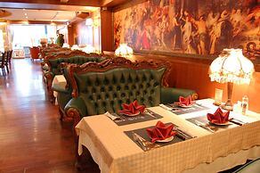 Grand Boss Hotel