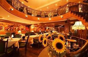 Grand Boss Hotel