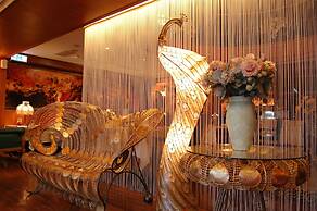 Grand Boss Hotel