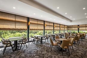 Lakeshore Hotel Metropolis