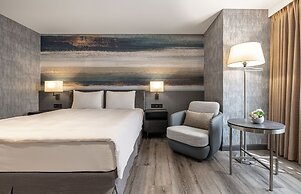 Lakeshore Hotel Metropolis
