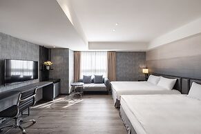 Lakeshore Hotel Metropolis