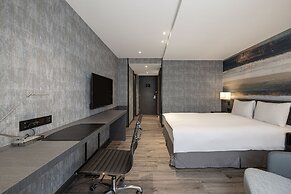 Lakeshore Hotel Metropolis