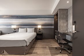 Lakeshore Hotel Metropolis