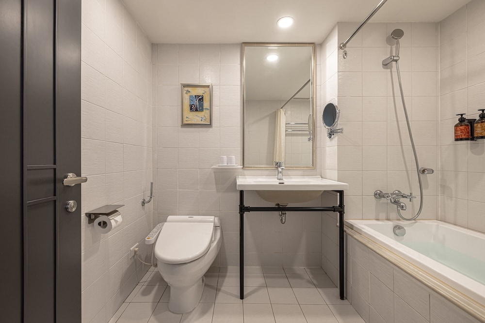 Lakeshore Hotel Metropolis