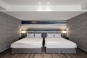 Lakeshore Hotel Metropolis