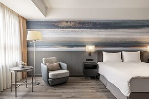 Lakeshore Hotel Metropolis