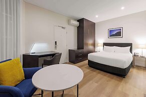 Oaks Melbourne on Collins Suites