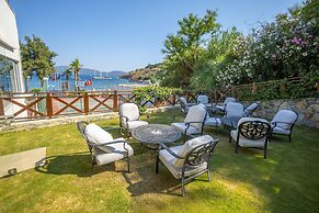 Azka Hotel