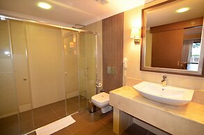 Azka Hotel
