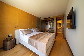 Azka Hotel