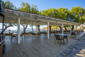 Azka Hotel