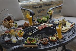 Azka Hotel