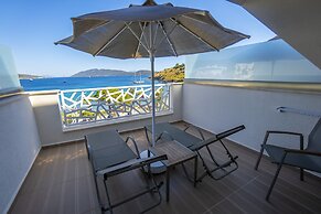 Azka Hotel