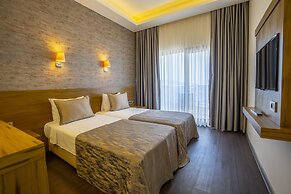 Azka Hotel