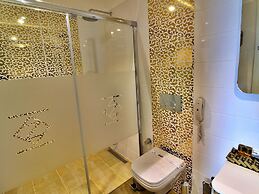 Azka Hotel