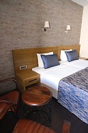 Azka Hotel