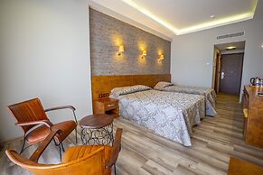 Azka Hotel
