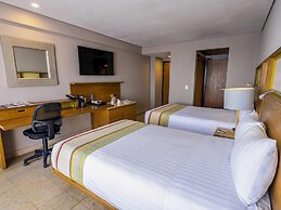 Galería Plaza Veracruz by Brisas