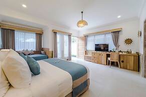 Vila Ombak Hotel