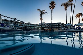 SeaCrest OceanFront Hotel