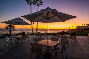 SeaCrest OceanFront Hotel