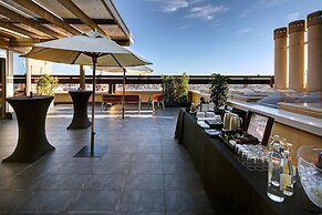 Olivia Plaza Hotel