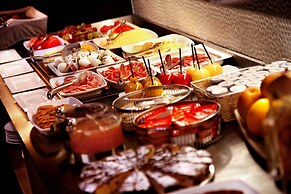 Olivia Plaza Hotel