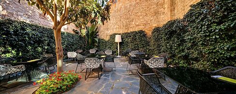 Olivia Plaza Hotel