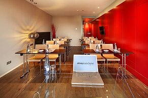 Olivia Plaza Hotel