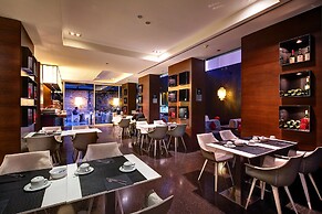 Olivia Plaza Hotel