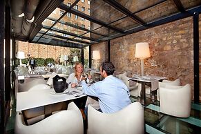 Olivia Plaza Hotel
