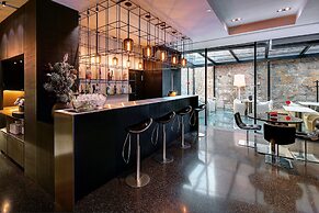 Olivia Plaza Hotel