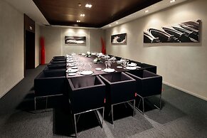Olivia Plaza Hotel