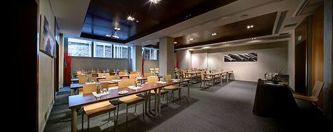 Olivia Plaza Hotel