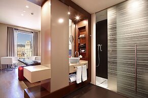 Olivia Plaza Hotel