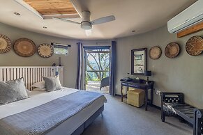 Hog Hollow Country Lodge