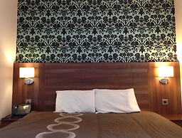 Ely House Hotel