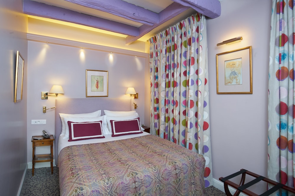 Le Relais Montmartre