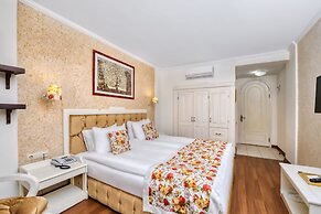 Adalya Port Hotel