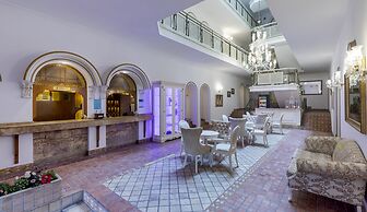 Adalya Port Hotel