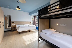 Font Andorra Hostel by Nexta