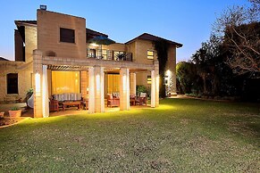 Centurion Golf Suites Boca Walk